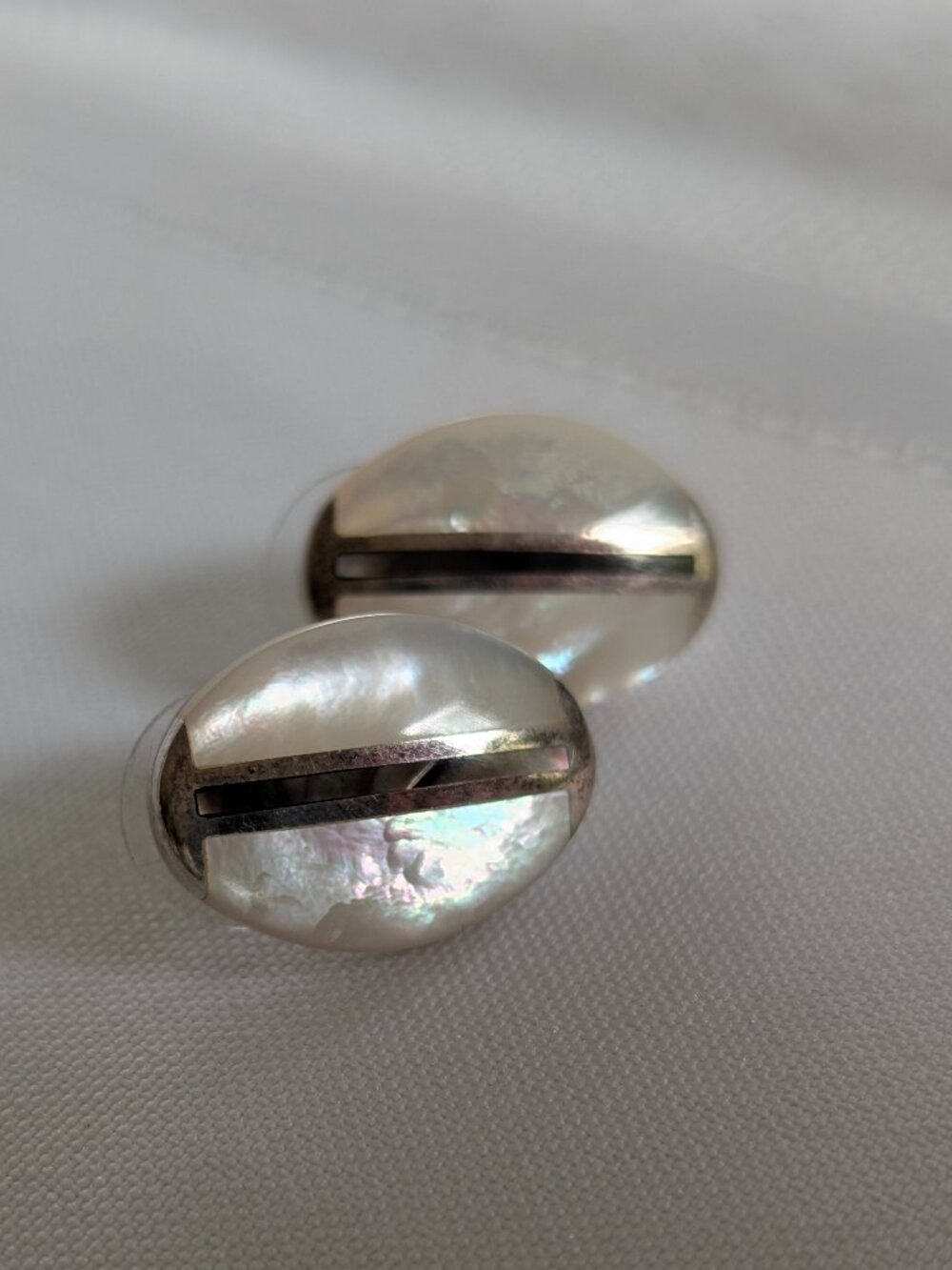 Vintage Mother Of Pearl MOP Modernist Minimalist Single Stripe Smooth Silver Ear